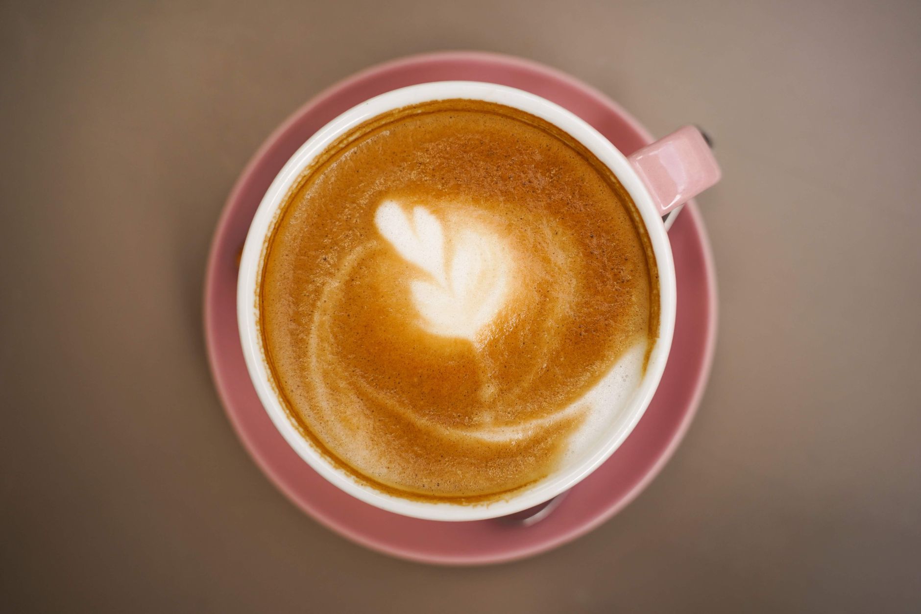 Latte with leaf art