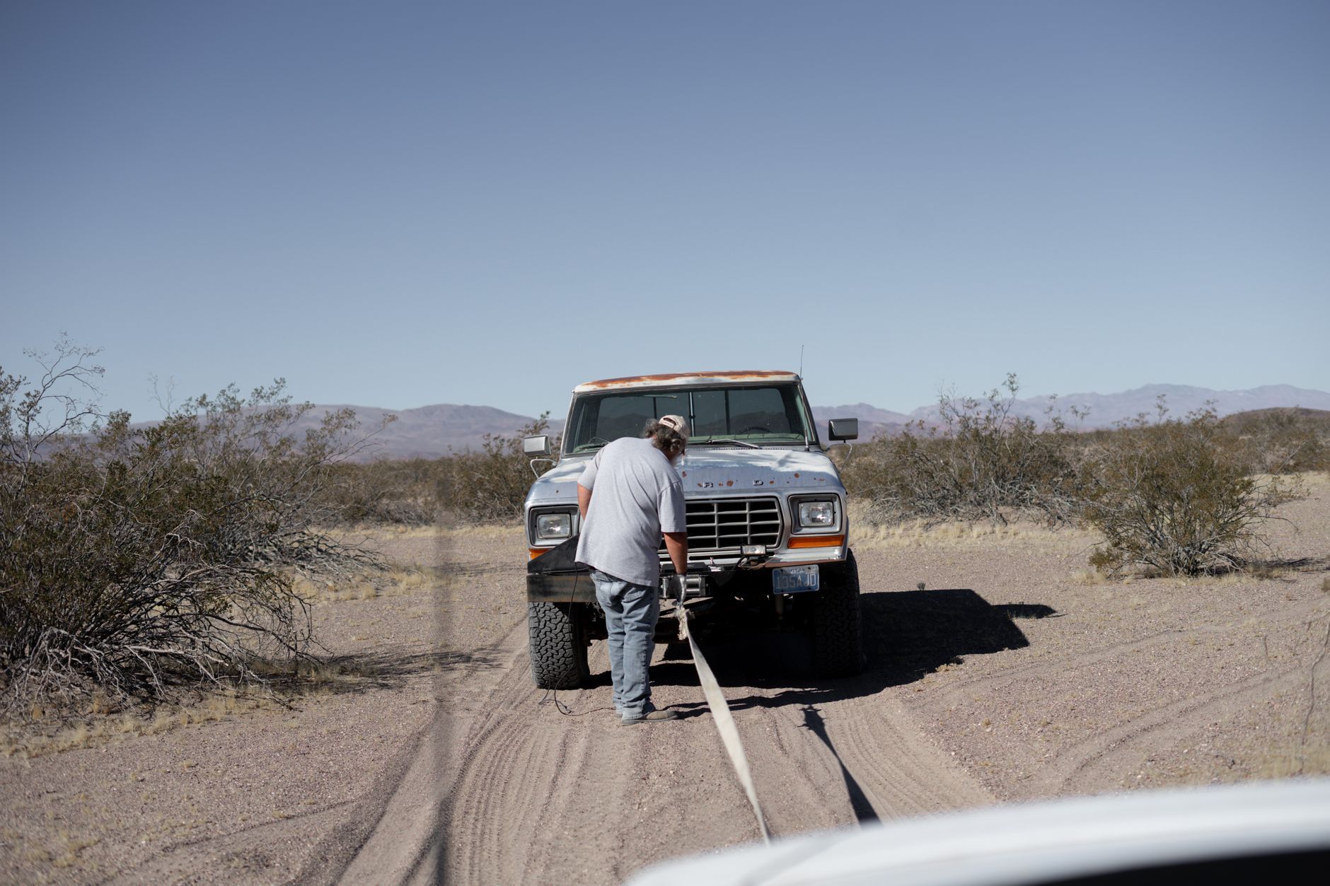 Helping a stranded driver